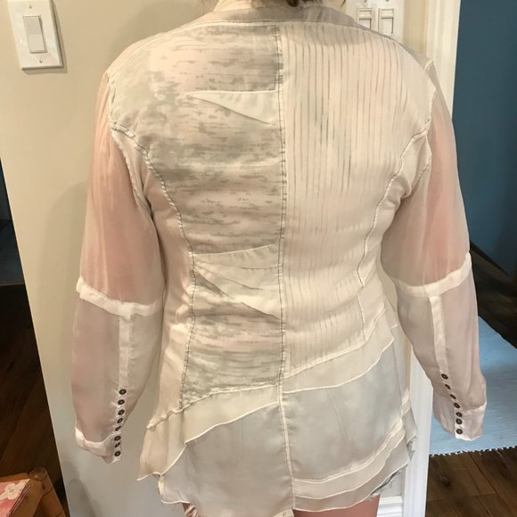 Bohemian Buttoned Blouse - Picture 5 of 7